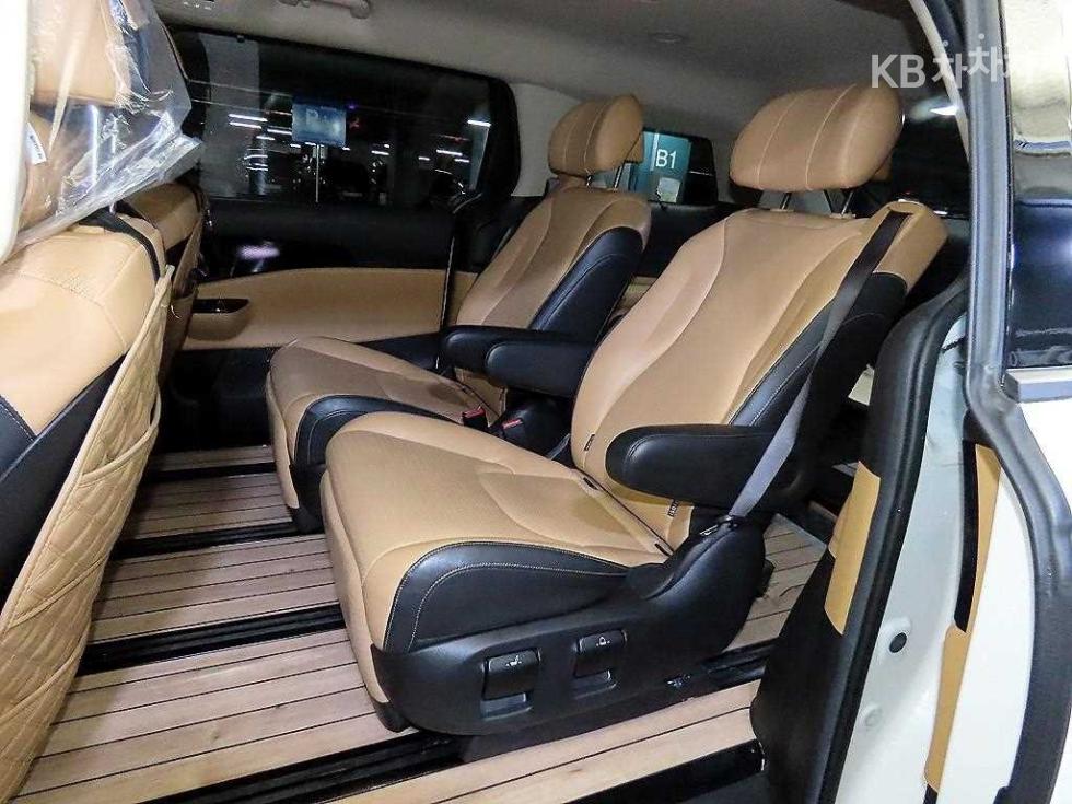 Kia Carnival — miniaturë 7