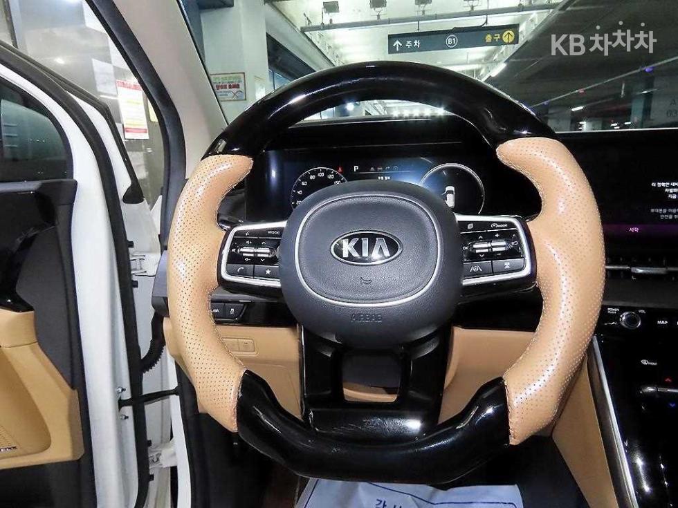 Kia Carnival — miniaturë 8
