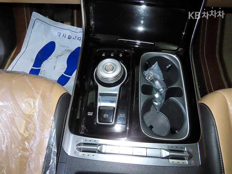 Kia Carnival — miniaturë 12
