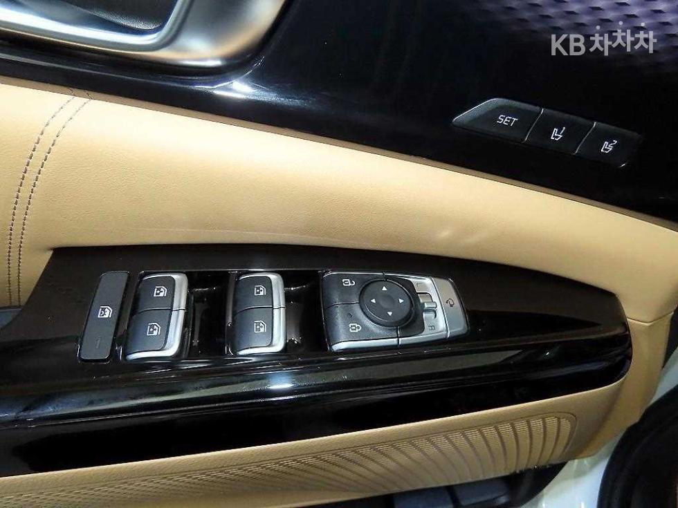 Kia Carnival — miniaturë 13
