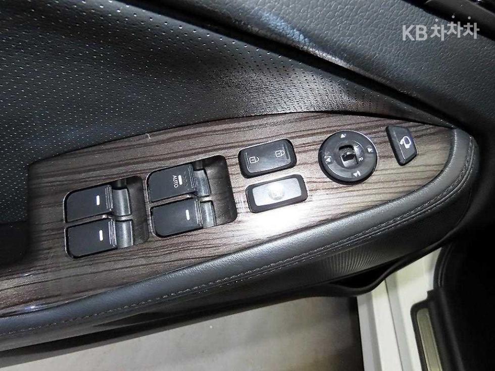 Kia K5 — miniaturë 13