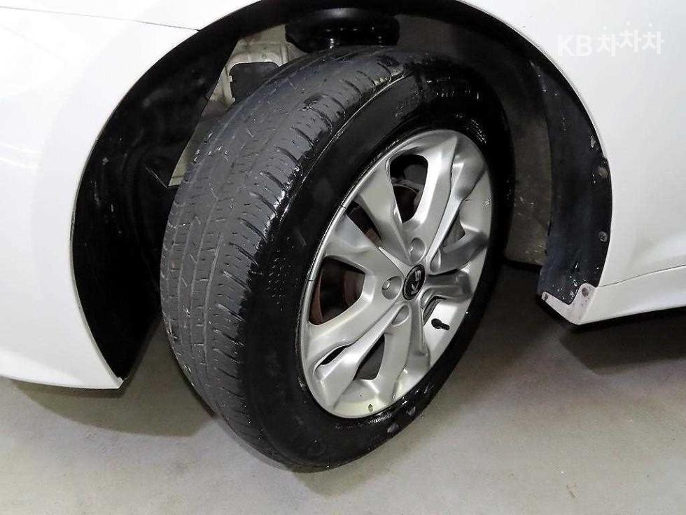 Kia K5 — miniaturë 19