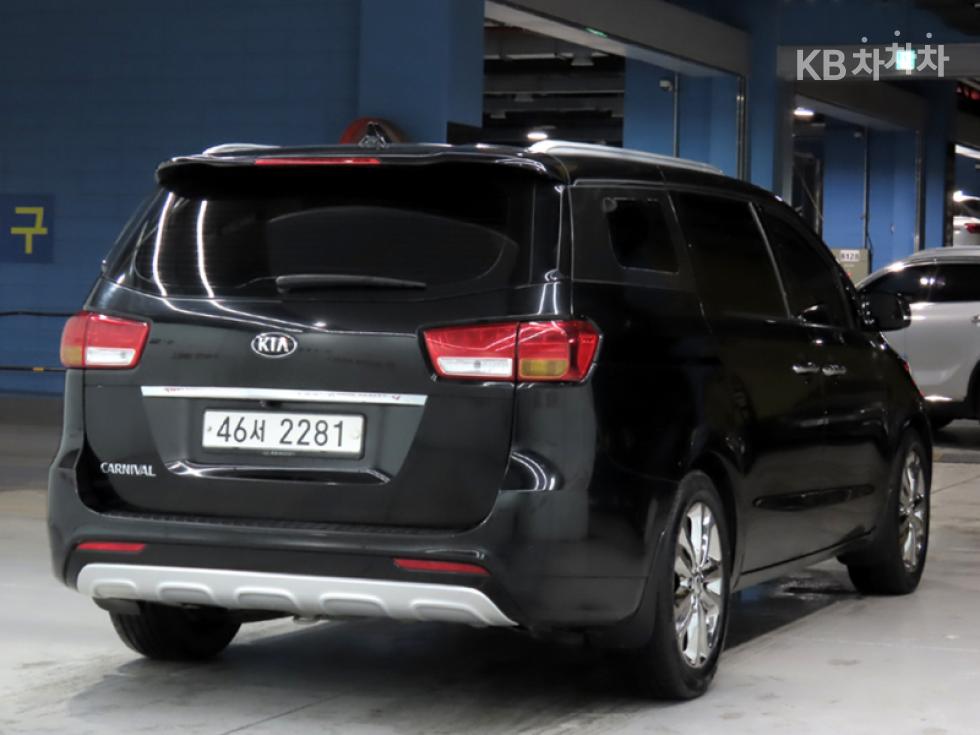 Kia Carnival — miniaturë 4