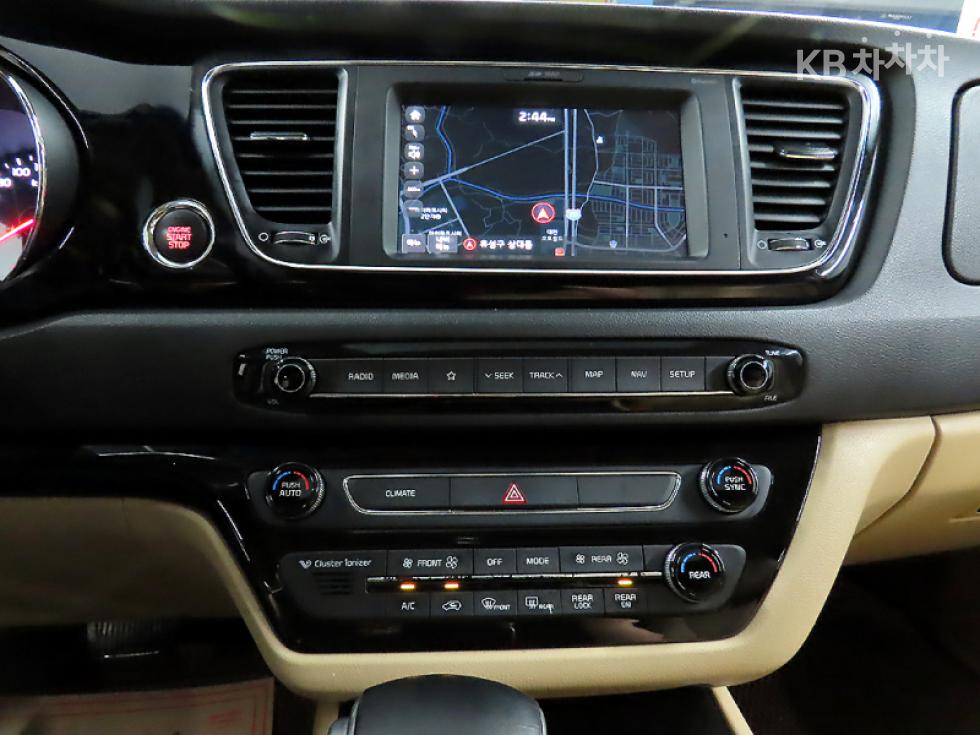 Kia Carnival — miniaturë 12