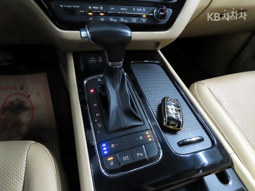 Kia Carnival — miniaturë 13
