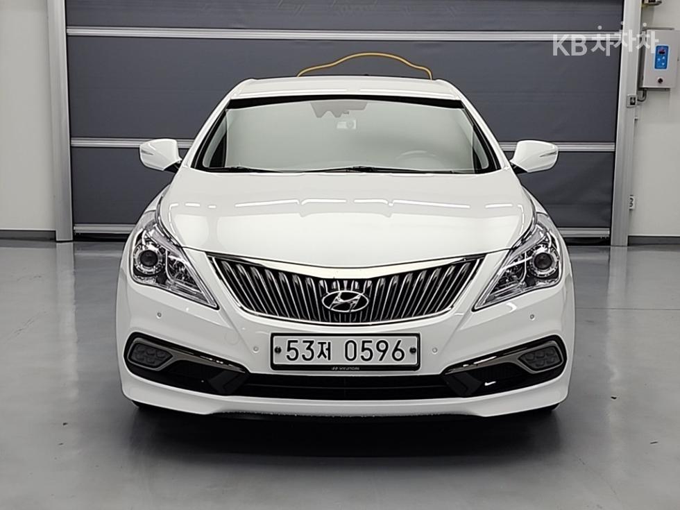 2016 Hyundai HG photo