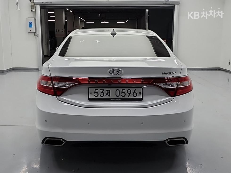 2016 Hyundai HG photo