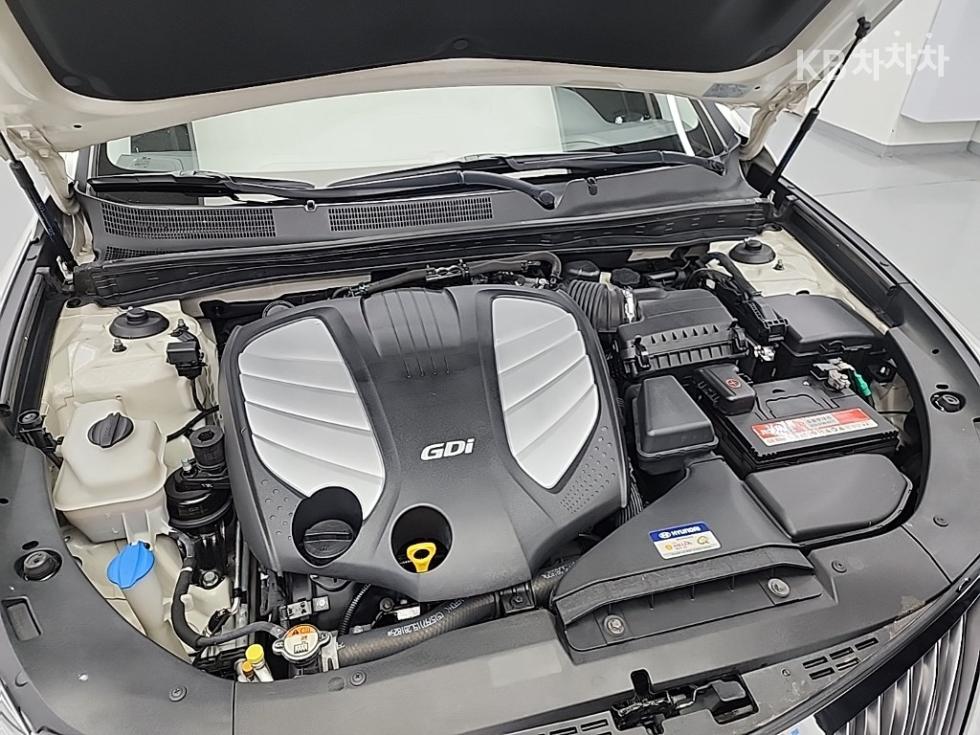 2016 Hyundai HG photo