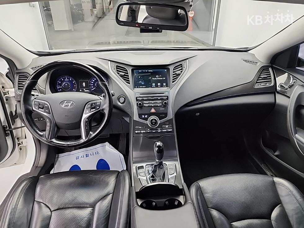 2016 Hyundai HG photo