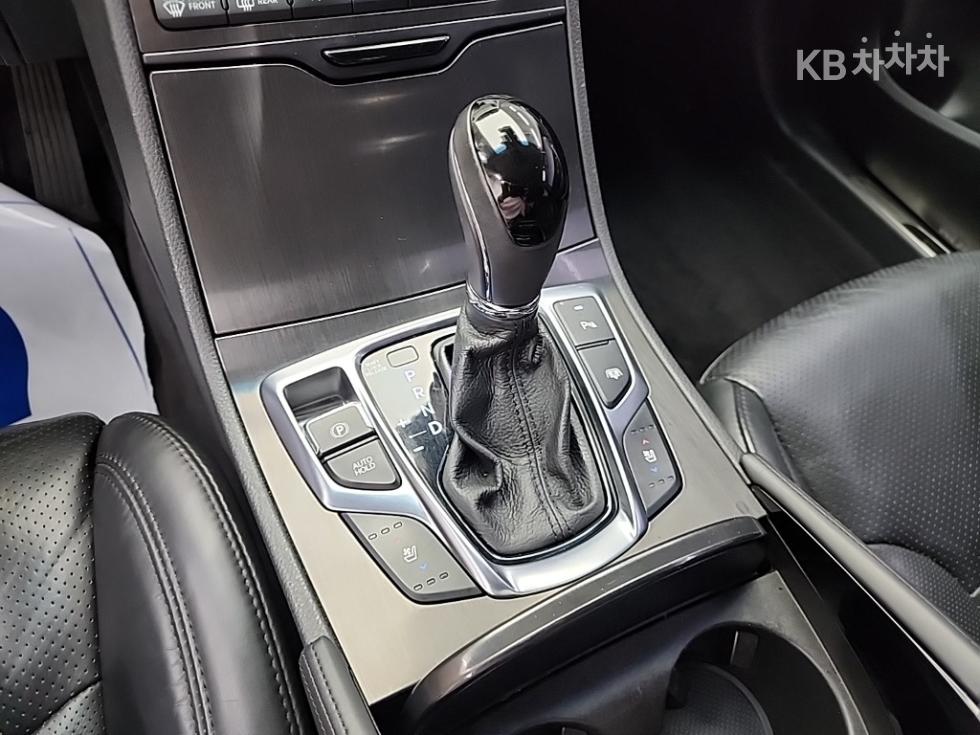 2016 Hyundai HG photo