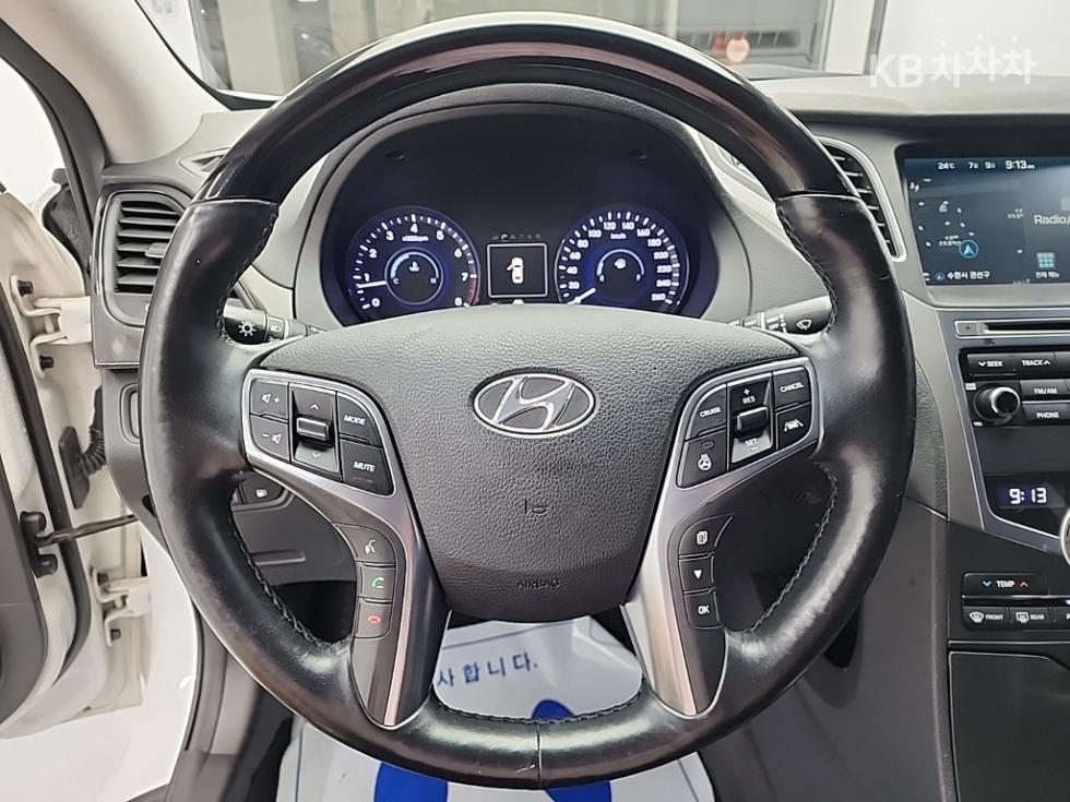2016 Hyundai HG photo