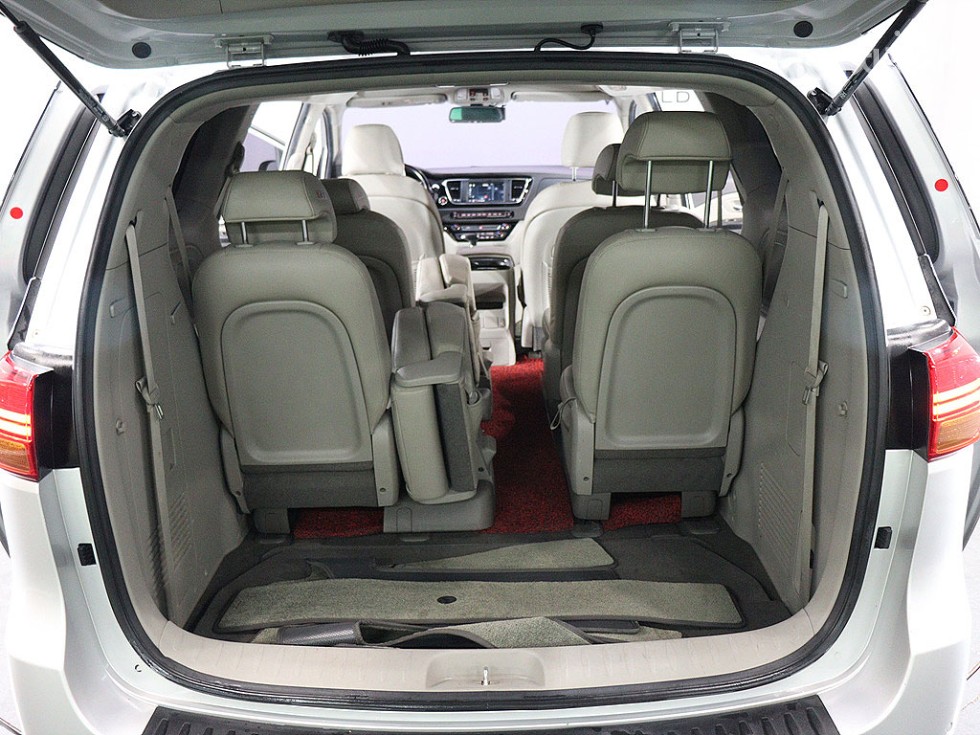 Kia Carnival — miniaturë 19