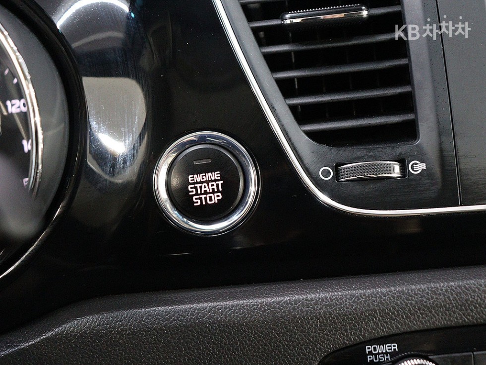Kia Carnival — miniaturë 9