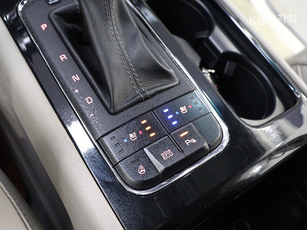 Kia Carnival — miniaturë 11
