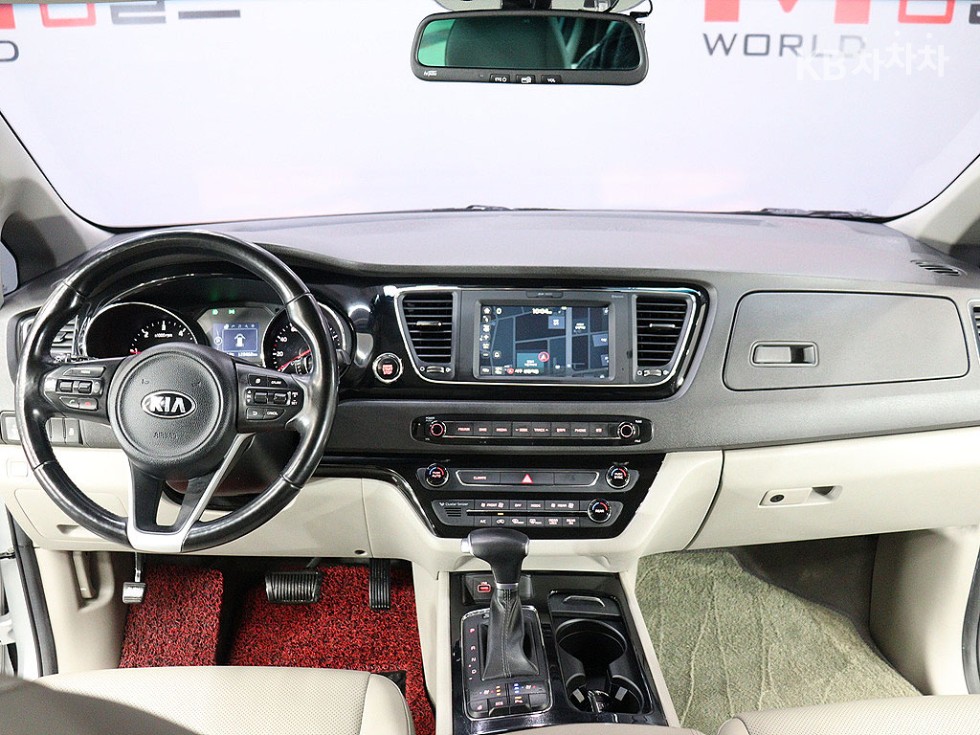 Kia Carnival — miniaturë 13