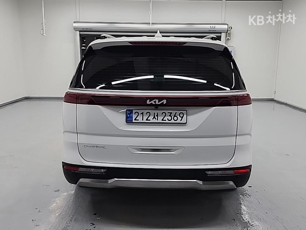 2023 Kia 4 photo