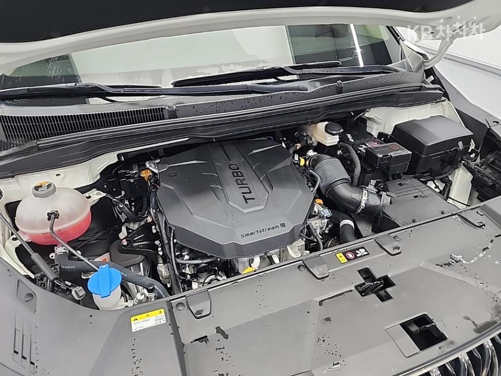 2023 Kia 4 photo