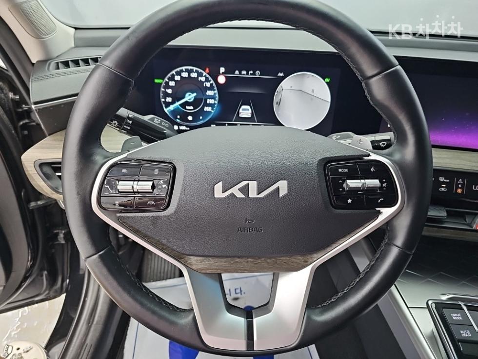 Kia K8 — miniaturë 9