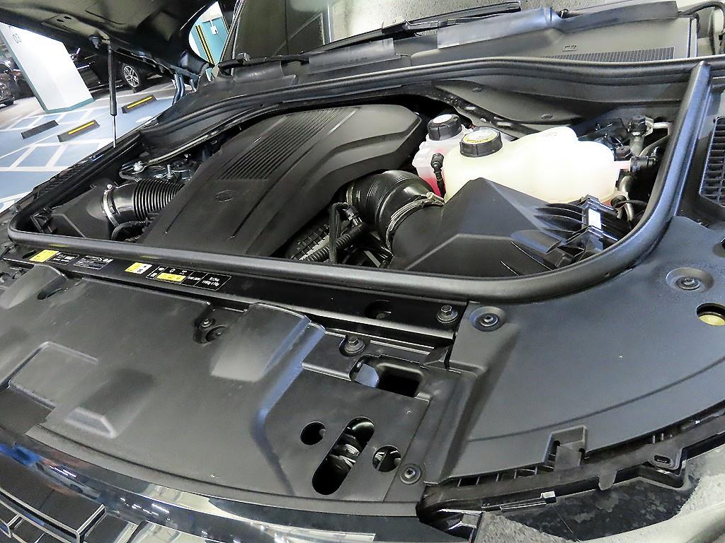 Land Rover Range Rover — miniaturë 19