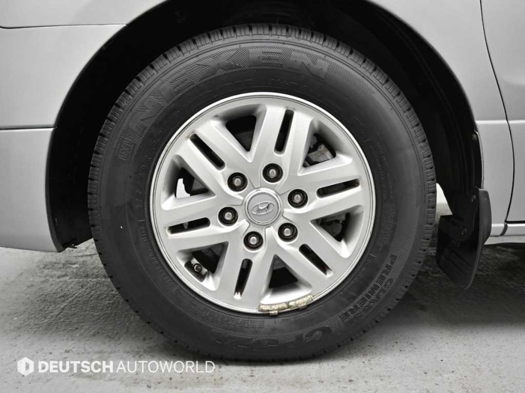 Hyundai Starex — miniaturë 5