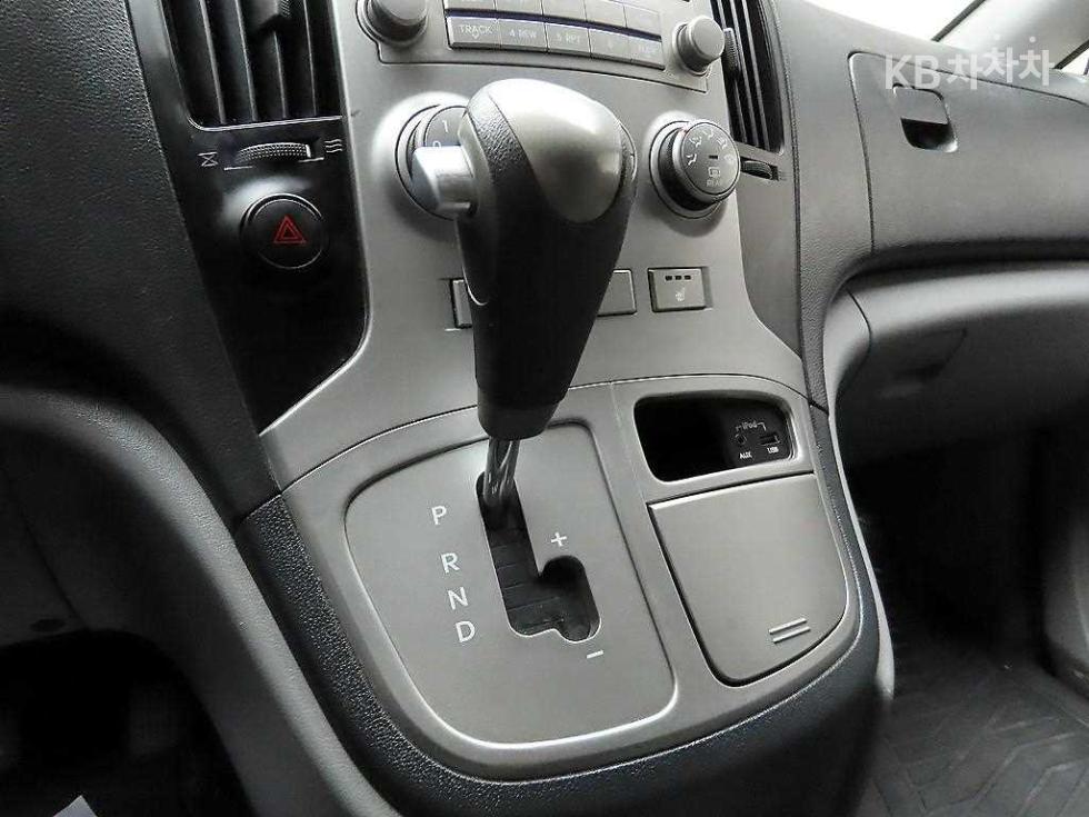 Hyundai Starex — miniaturë 10