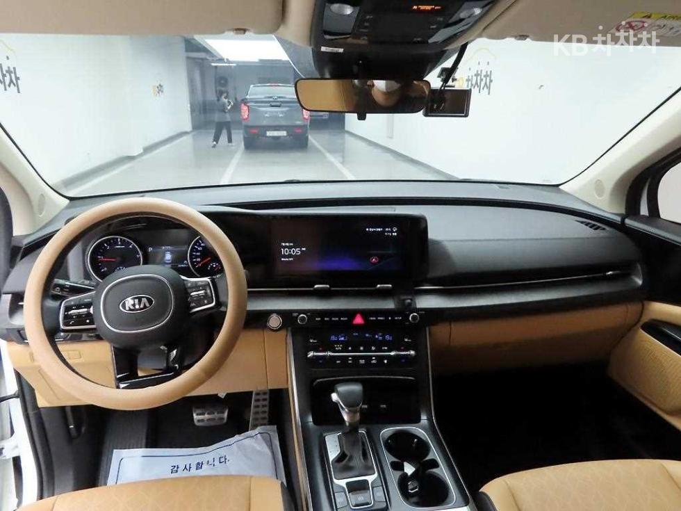 Kia Carnival — miniaturë 7
