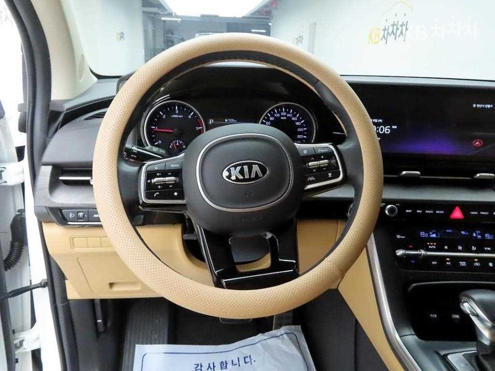 Kia Carnival — miniaturë 8
