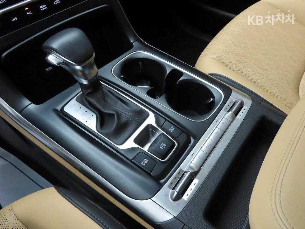 Kia Carnival — miniaturë 11