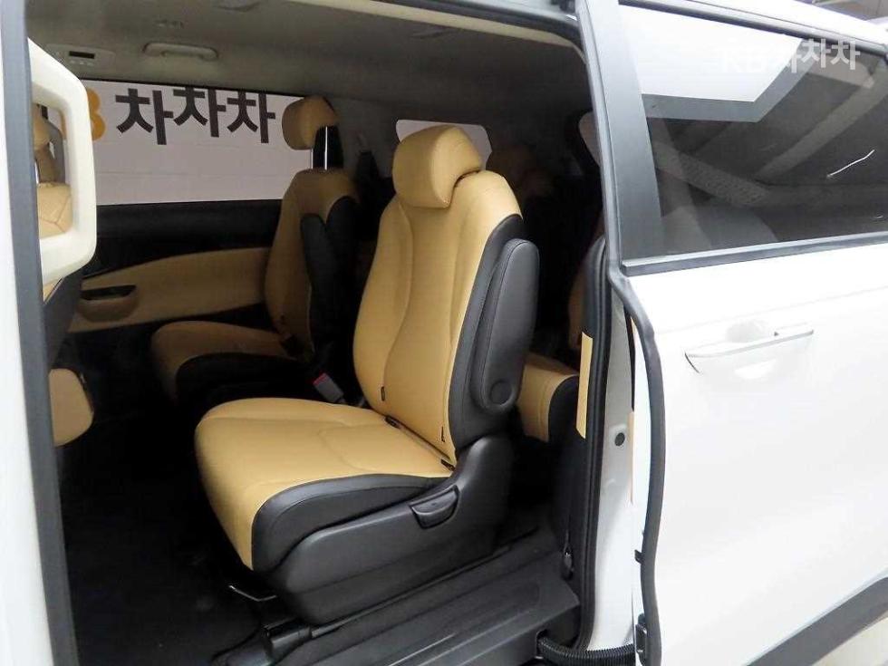 Kia Carnival — miniaturë 14