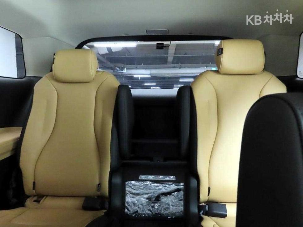Kia Carnival — miniaturë 15