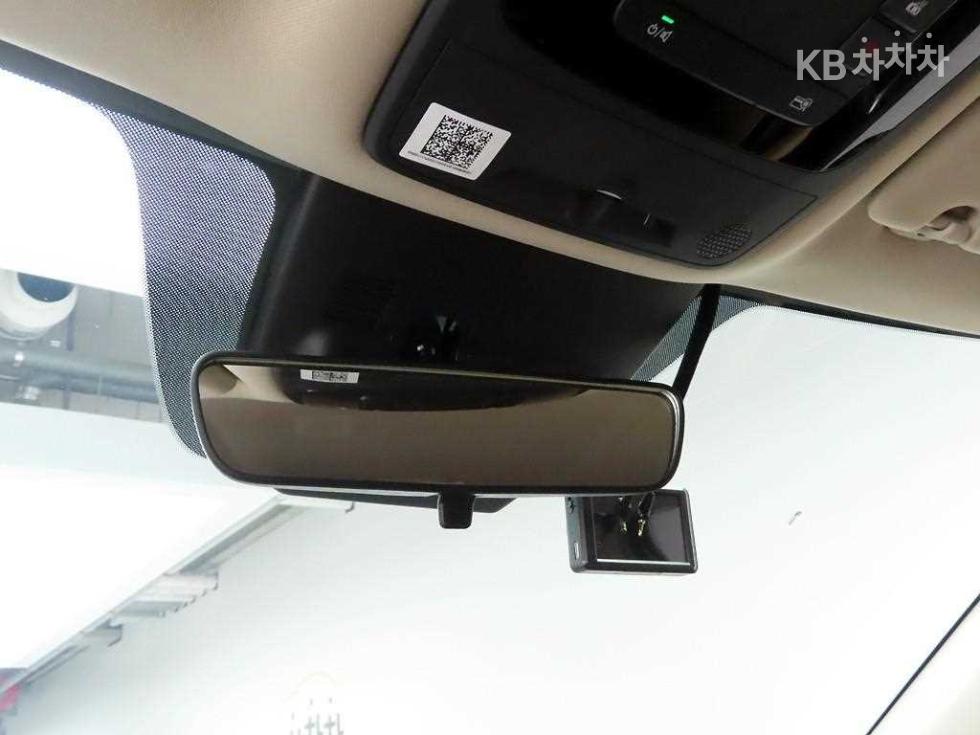Kia Carnival — miniaturë 17