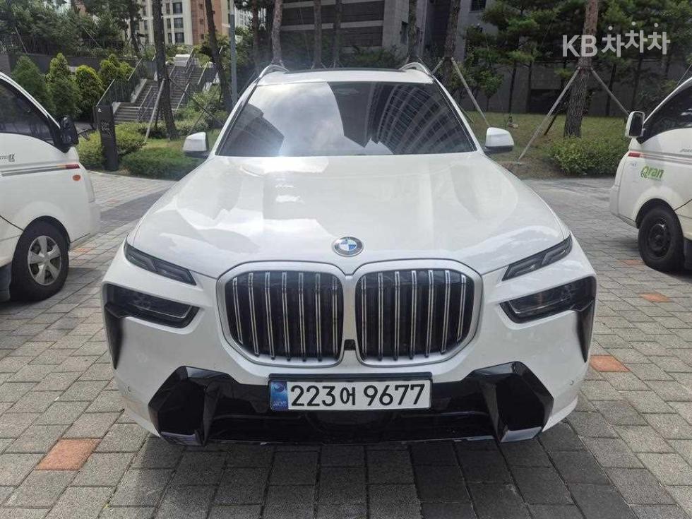 BMW X7 — miniaturë 2