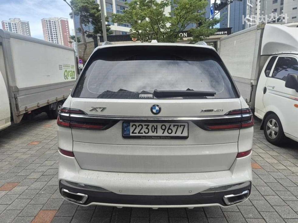 BMW X7 — miniaturë 4