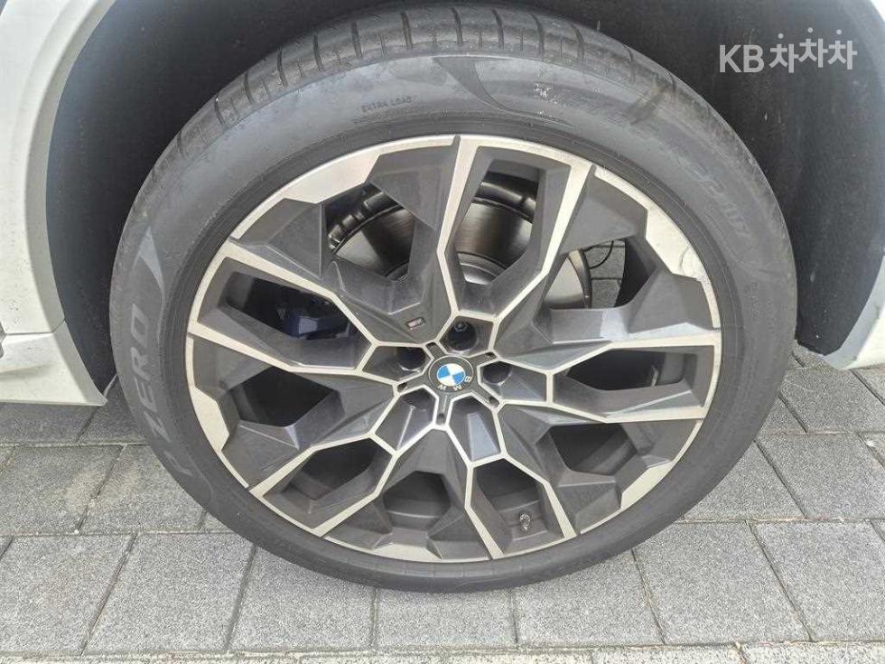 BMW X7 — miniaturë 5