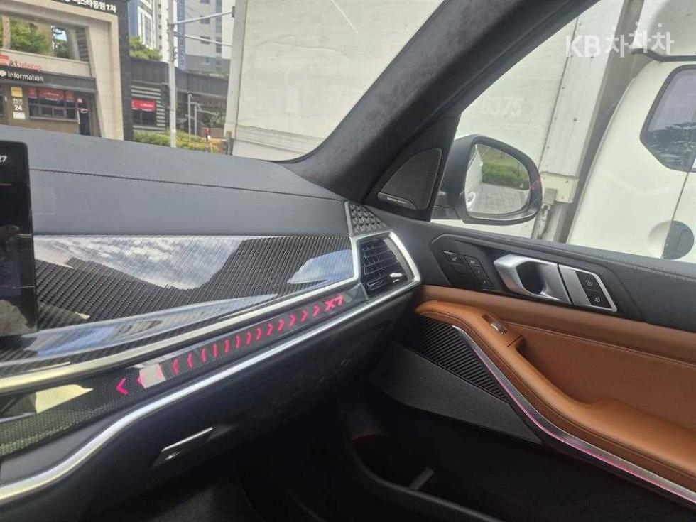 BMW X7 — miniaturë 12