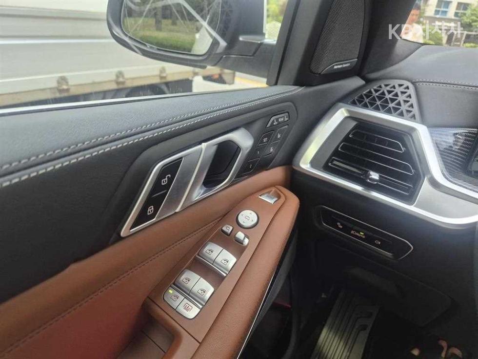BMW X7 — miniaturë 13