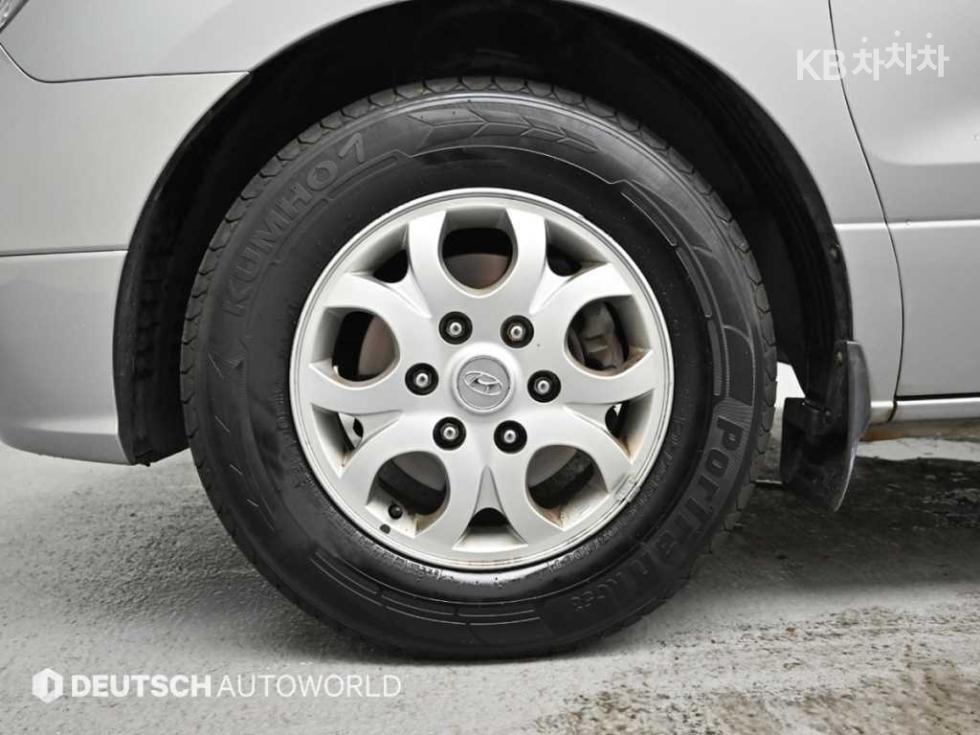 Hyundai Starex — miniaturë 5