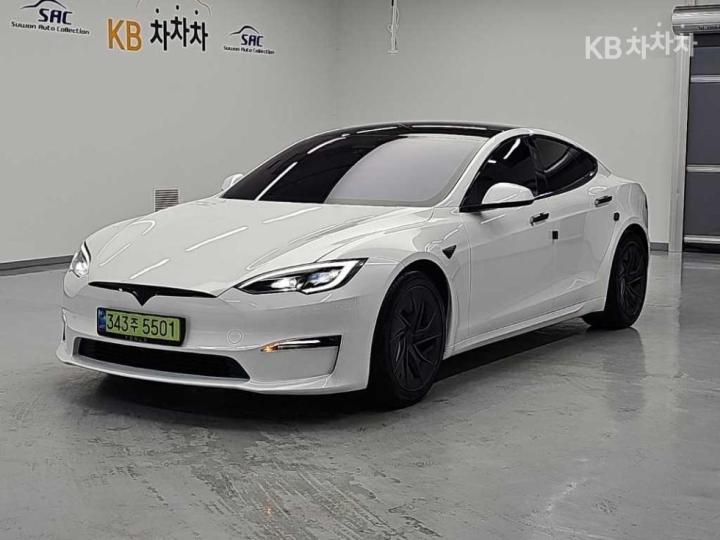 Tesla Model S AWD — foto 1