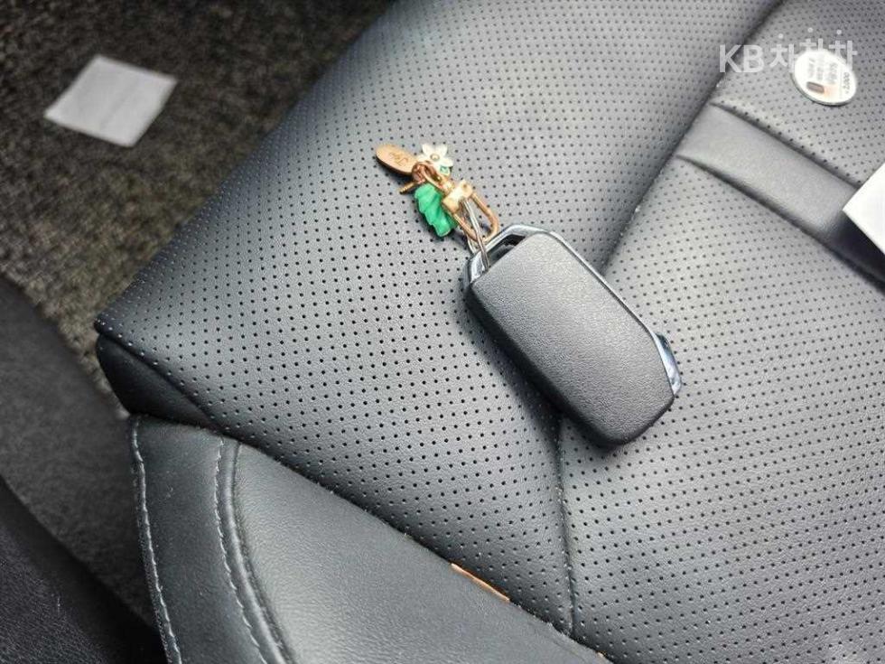Kia K5 — miniaturë 10