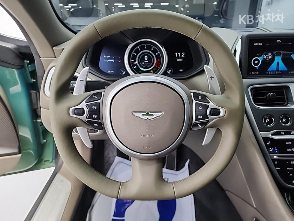 2021 Aston Martin DB11 photo