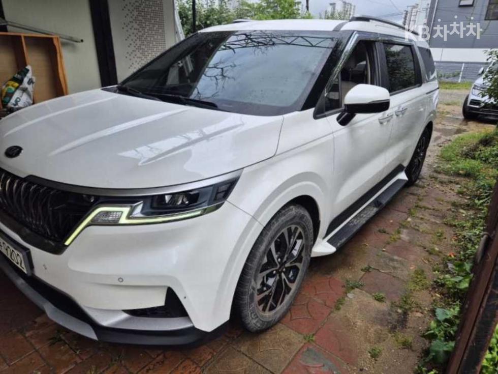 Kia Carnival — miniaturë 2