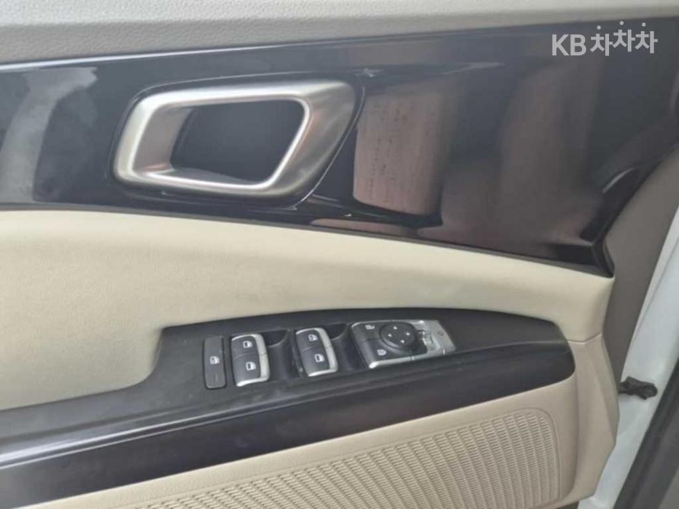 Kia Carnival — miniaturë 6