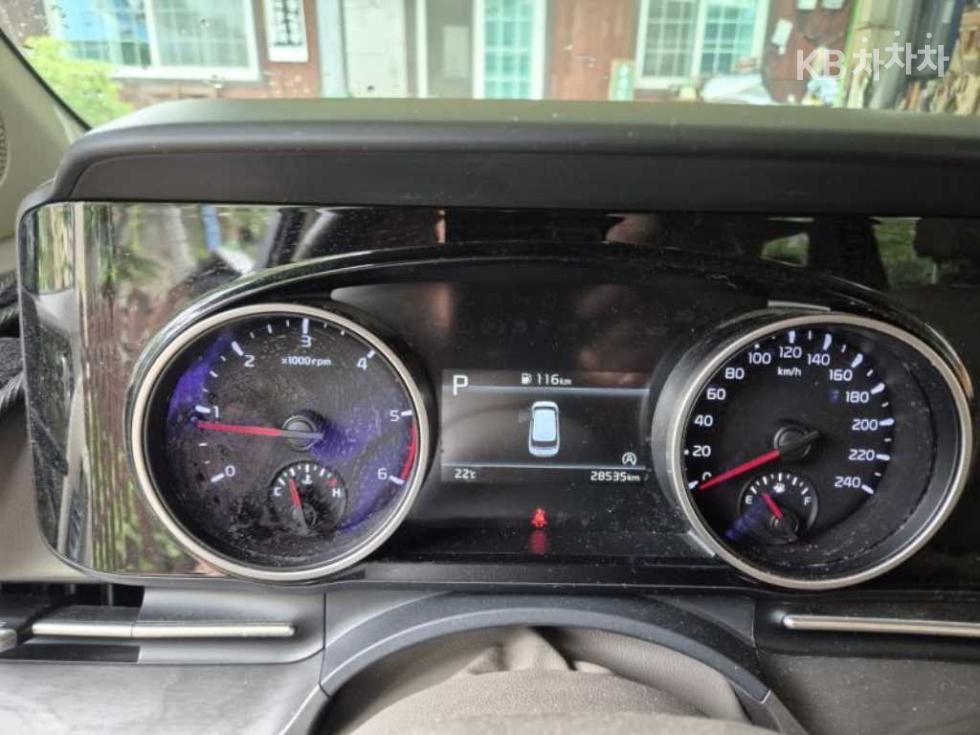 Kia Carnival — miniaturë 8