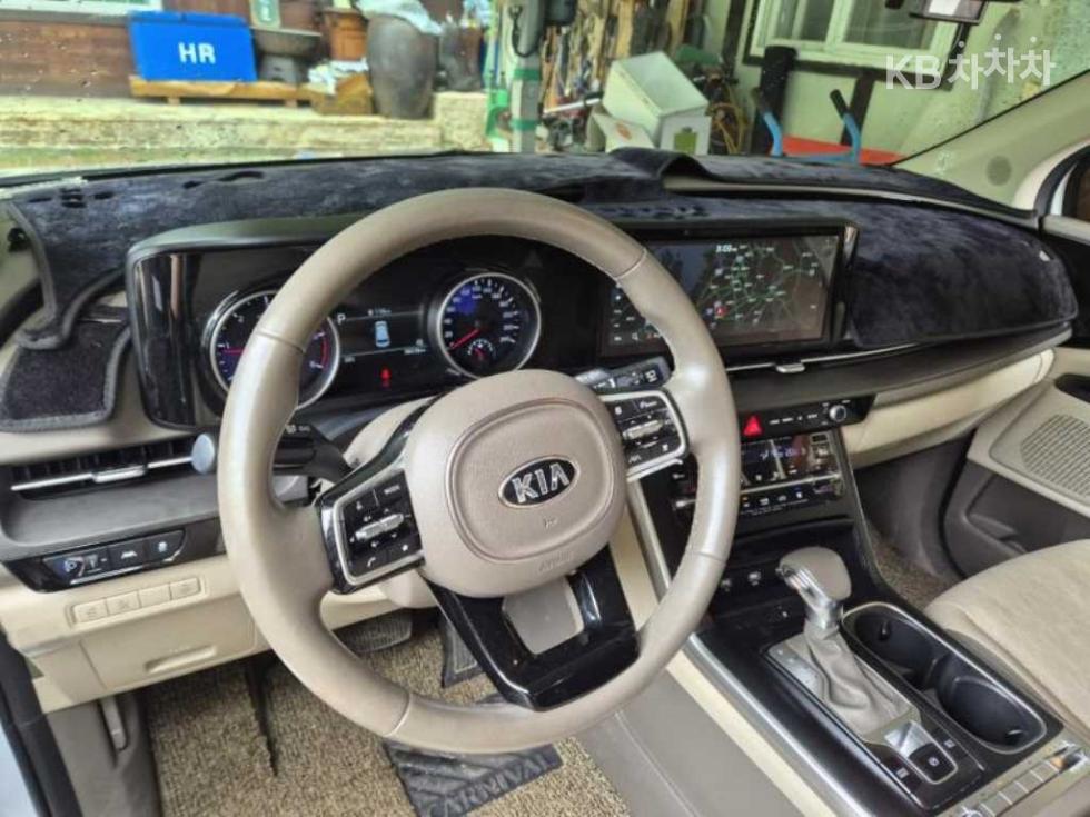 Kia Carnival — miniaturë 9