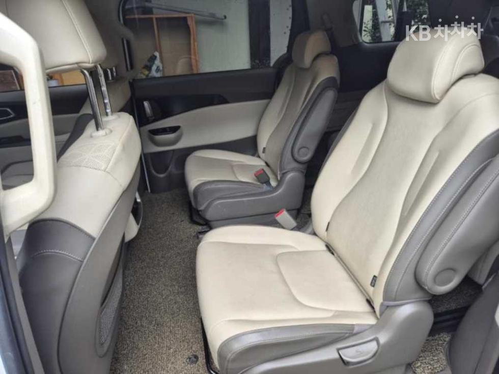 Kia Carnival — miniaturë 14