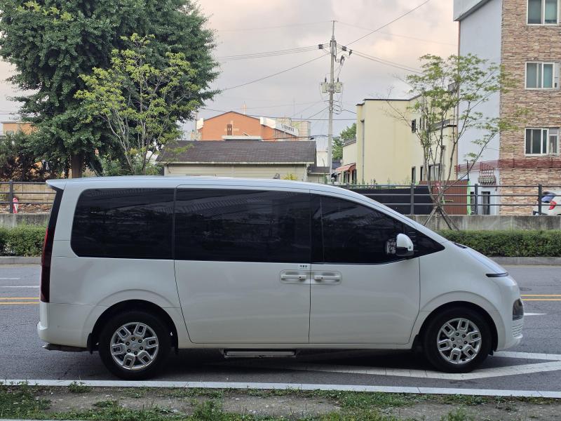 Hyundai Staria — miniaturë 4
