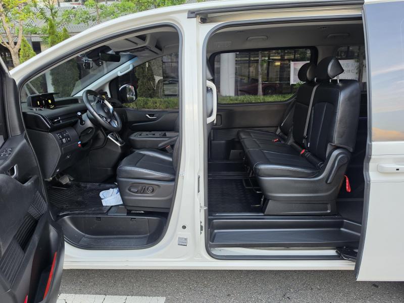 Hyundai Staria — miniaturë 15