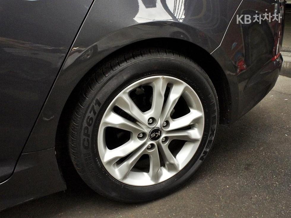 Kia K5 — miniaturë 20
