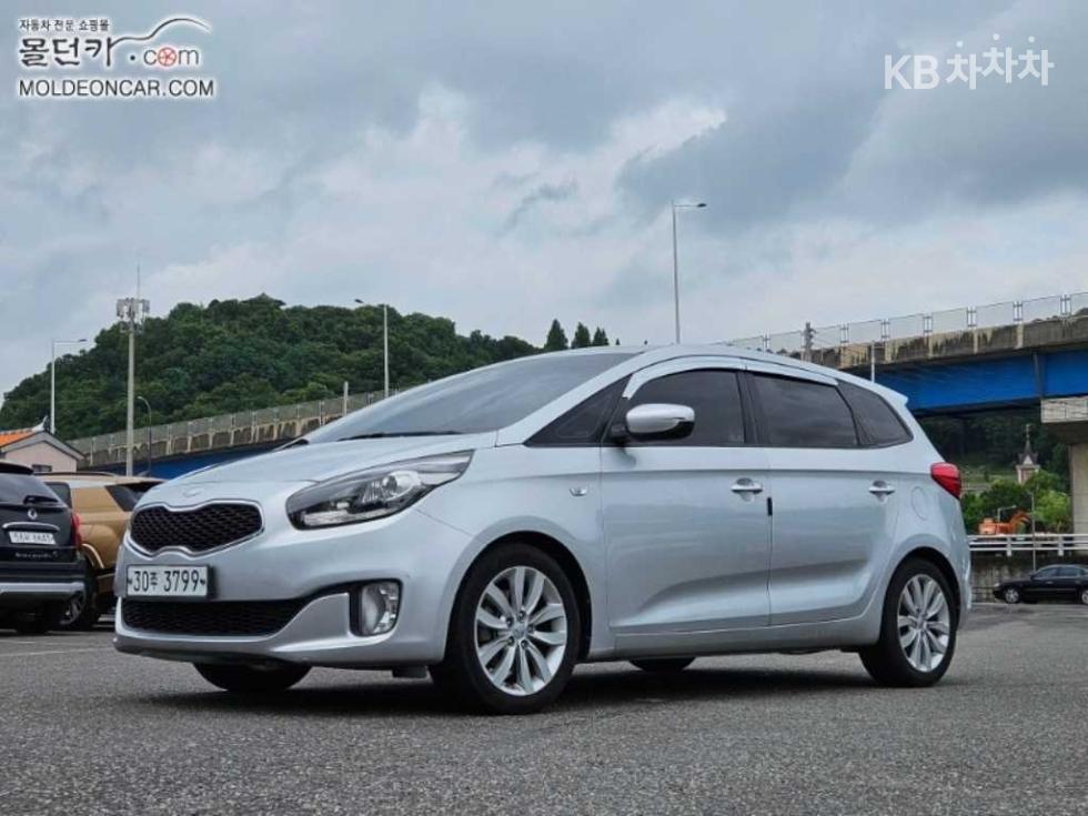 Kia Carens — miniaturë 3