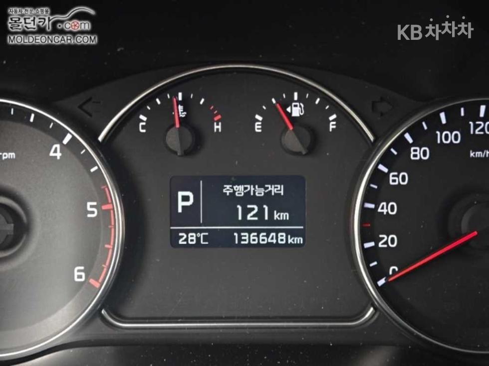 Kia Carens — miniaturë 5